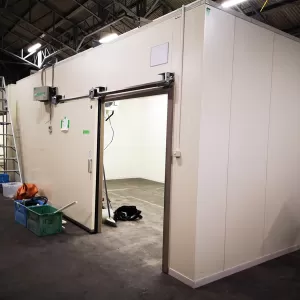 プレハブ冷蔵庫の移設（関東から関西へ）のサムネイル