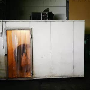 ４坪クラスのプレハブ冷蔵庫の移設工事のサムネイル